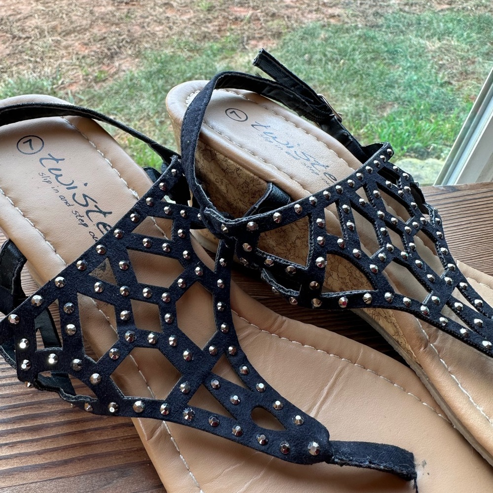 Heels - Picture 6 of 6